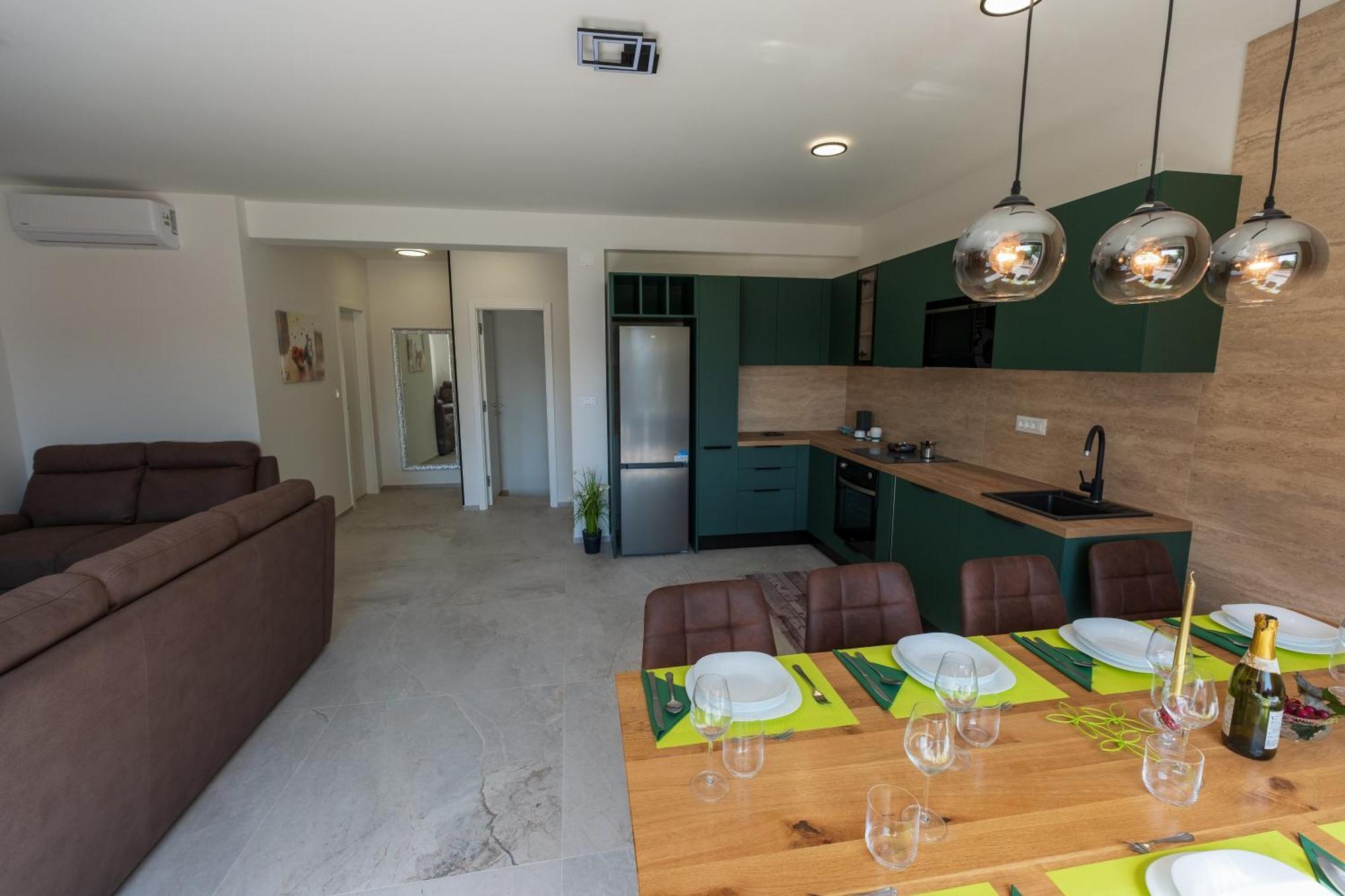 Three-Bedroom Premium Holiday Home Atmosfera With Private Pool&Sauna *
