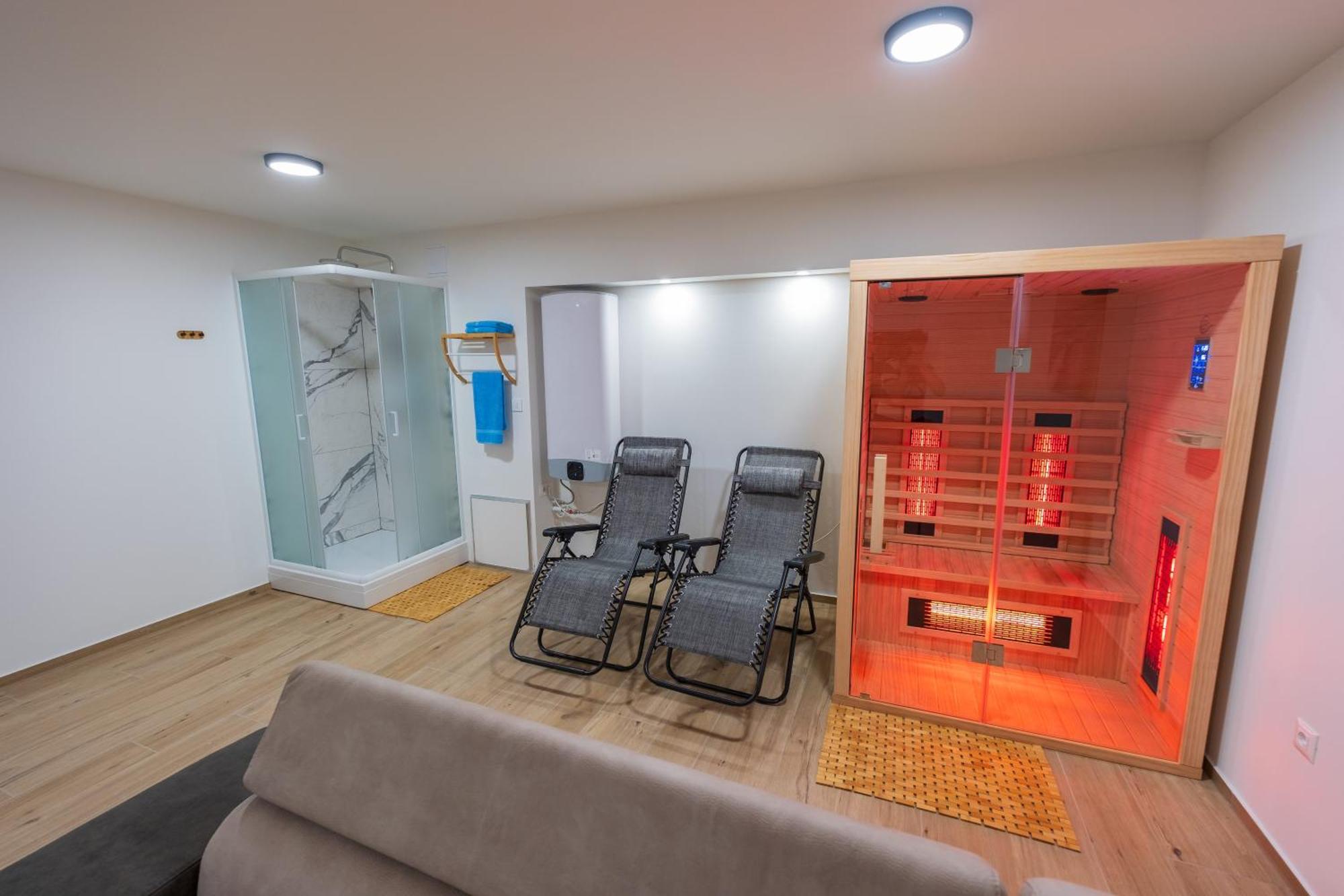 Three-Bedroom Premium Holiday Home Atmosfera With Private Pool&Sauna